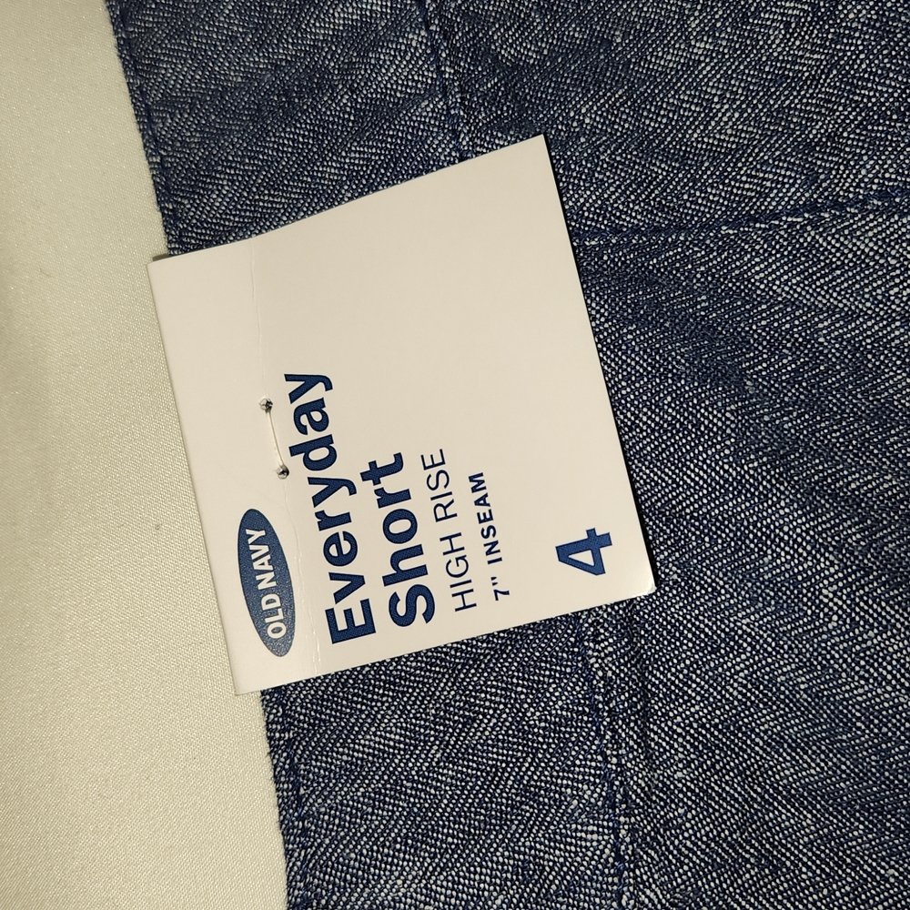 Old Navy High Rise Shorts - Picture 2 of 4